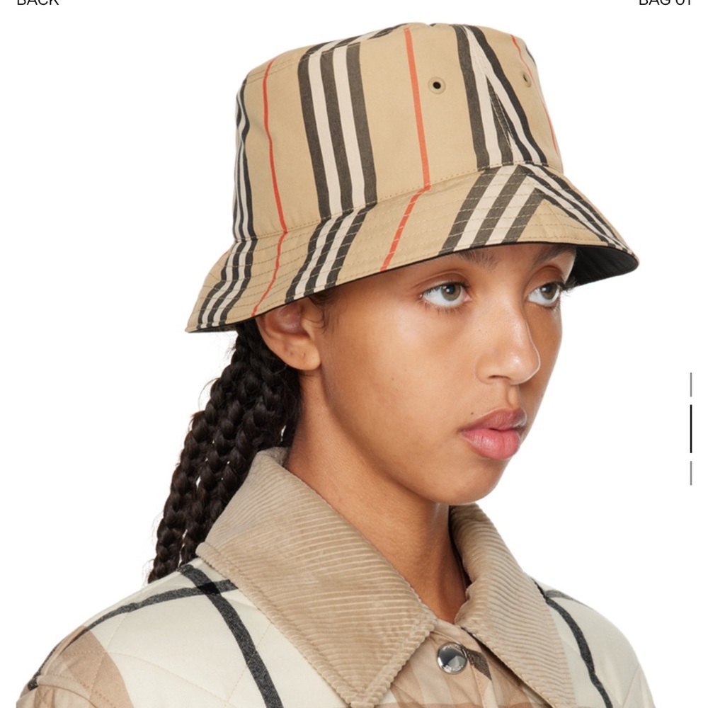 Burberry beige icon stripe bucket hat